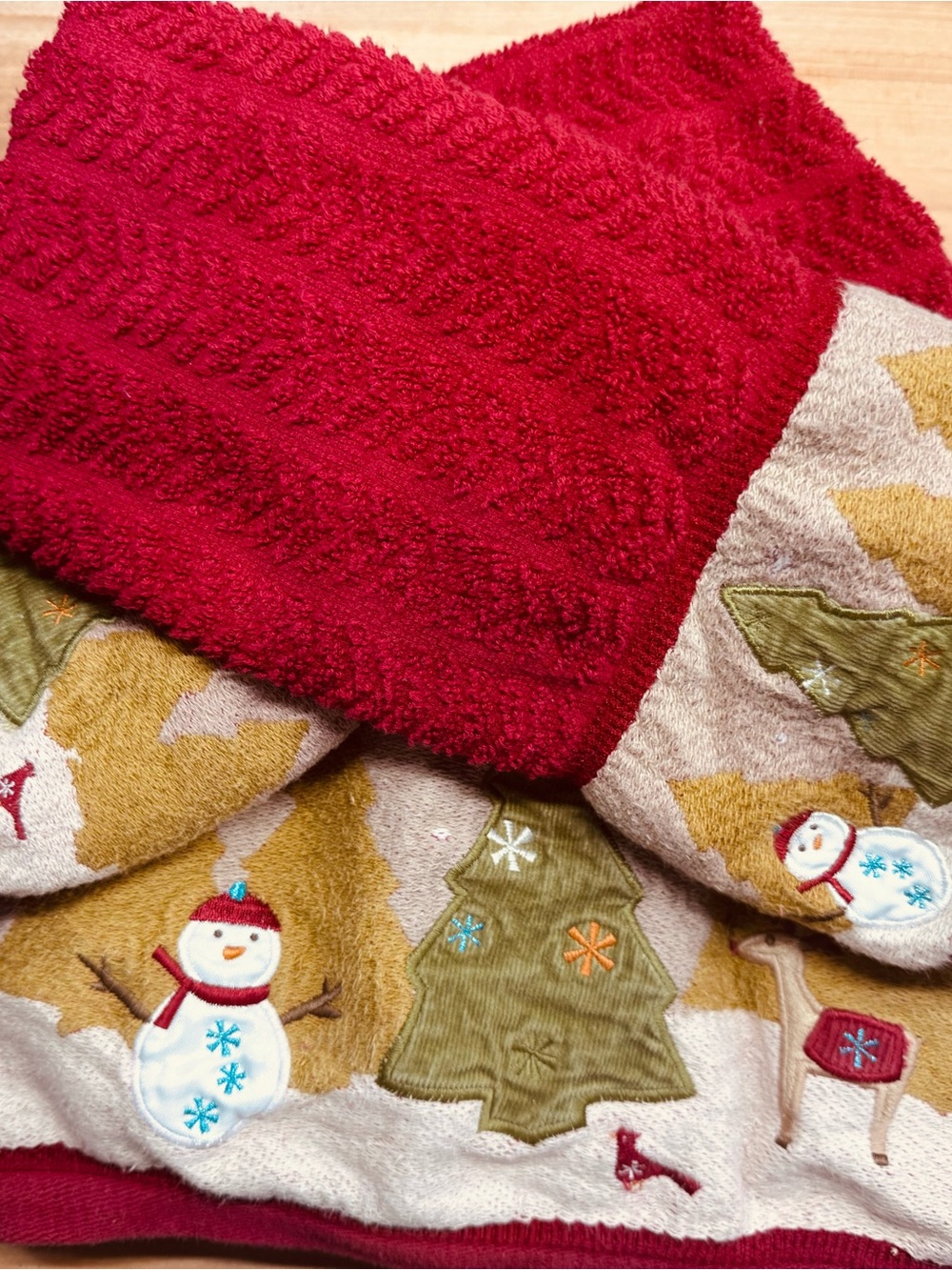 Holiday Red Embroidered Snowman & Tree Bath Towel